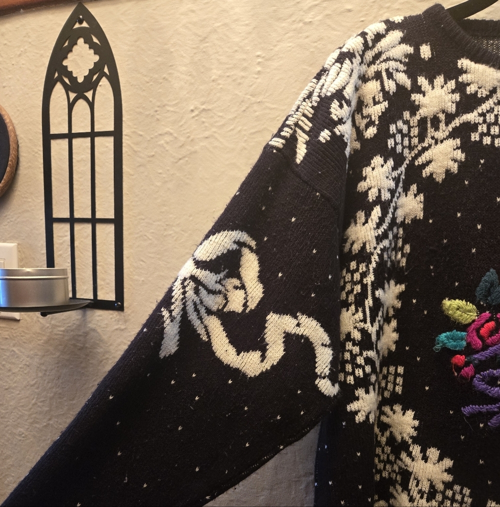 Vintage 80s Embroidered Floral Knit Sweater Black White Folk Size M/L - Picture 5 of 7